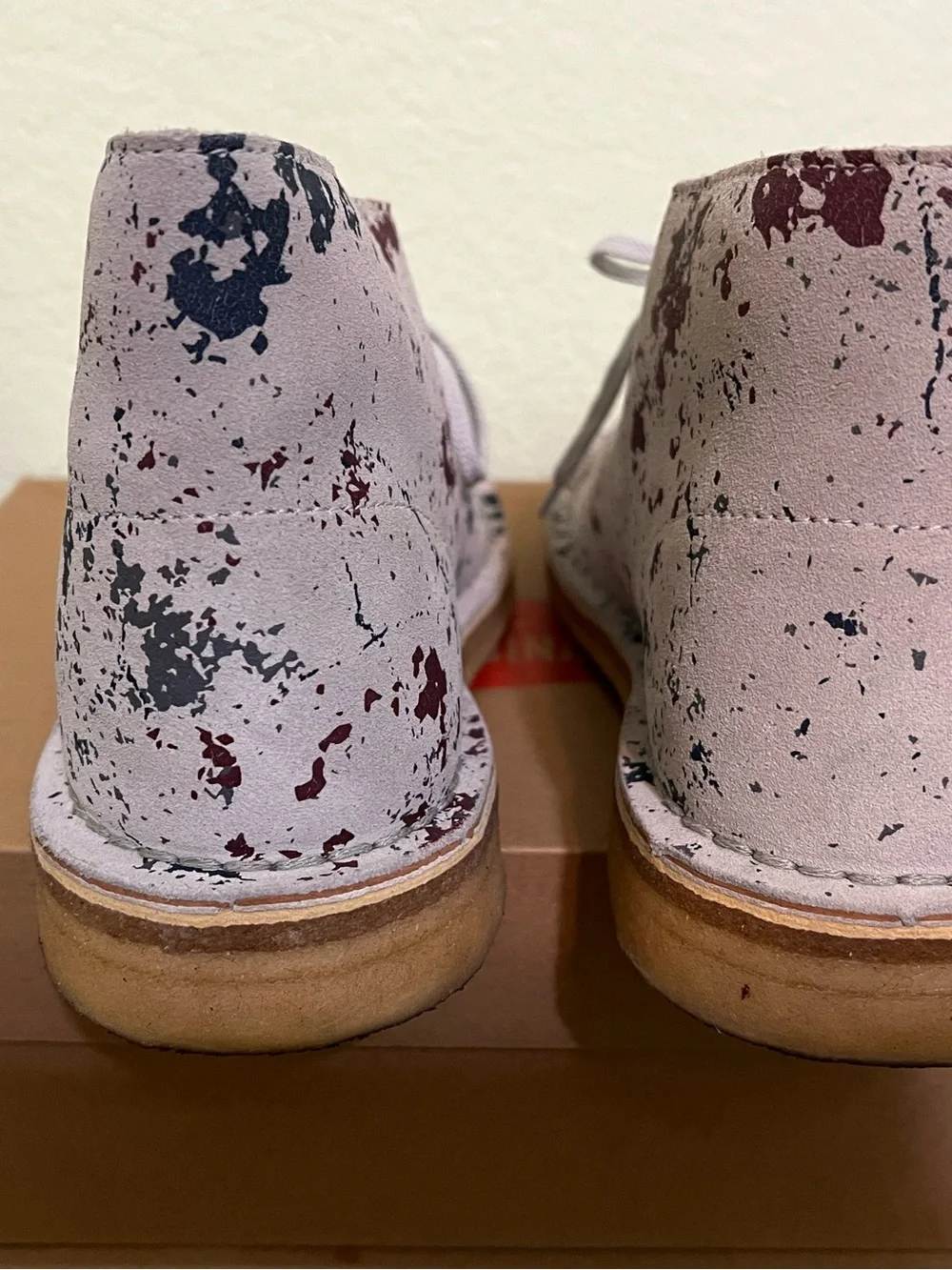 Clarks Men's Suede Chukka Boots in Light Gray with Navy & Burgundy Splatter